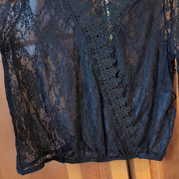 Black Lace Women's Criss-cross Top - Picture 4 of 6